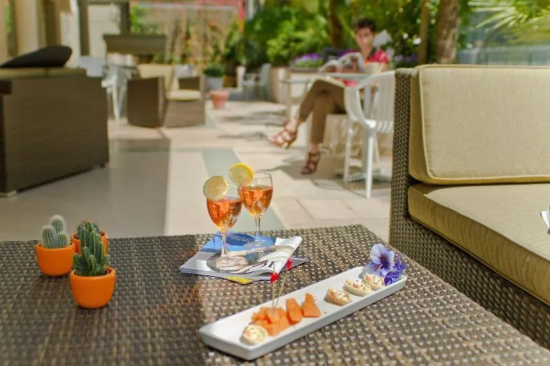 Hotel Montecarlo Rivazzurra Di Rimini 3*,  Italy